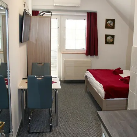 Napsugar Vendeghaz 4br Balatonfured